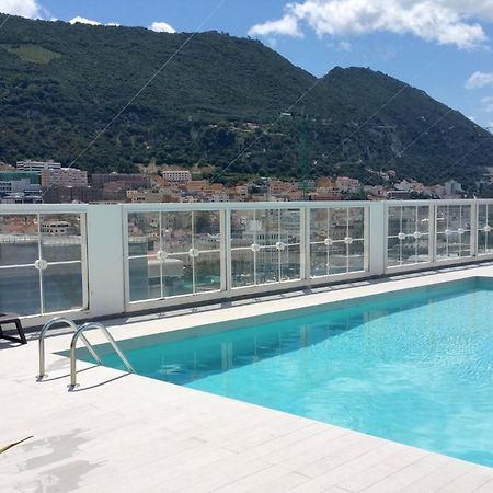New With Ac Central Suites With Pool Access And Squash Courts! Sleeps Family Or 4 Guests Гібралтар Екстер'єр фото