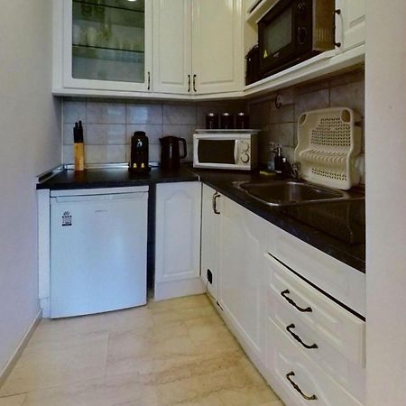 New With Ac Central Suites With Pool Access And Squash Courts! Sleeps Family Or 4 Guests Гібралтар Екстер'єр фото
